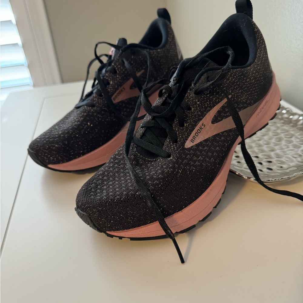 Brooks Revel 4 Hybrid Running Shoe Women’s size 7.5
